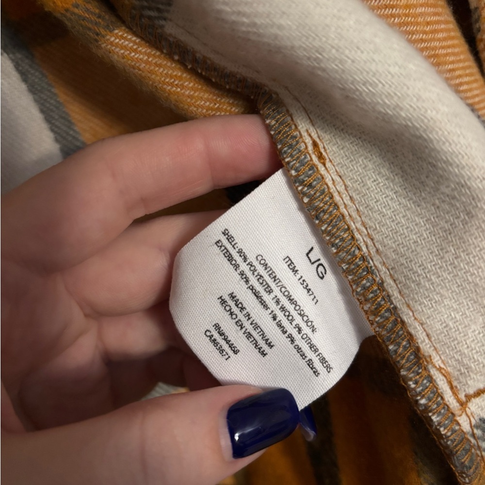 NWT Shacket - Picture 4 of 4